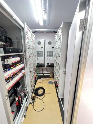 商業用・産業用に適したコンパクトなBESSバッテリーエネルギー貯蔵システム